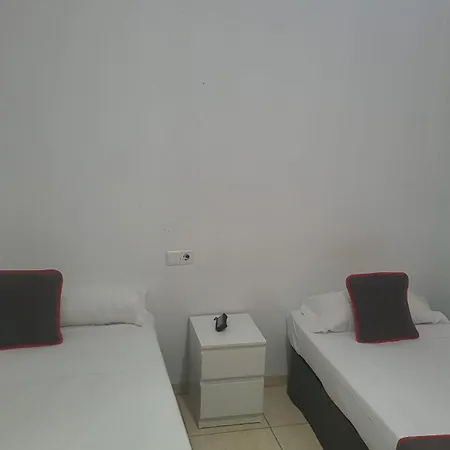 Hostal Ayuntamiento *